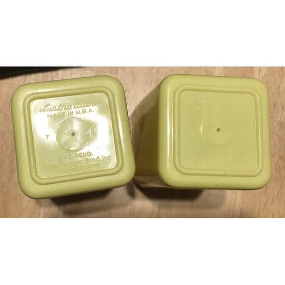 Vintage Lustro Ware Salt & Pepper Shaker Set Plastic Yellow & White Small USA - Picture 2 of 4